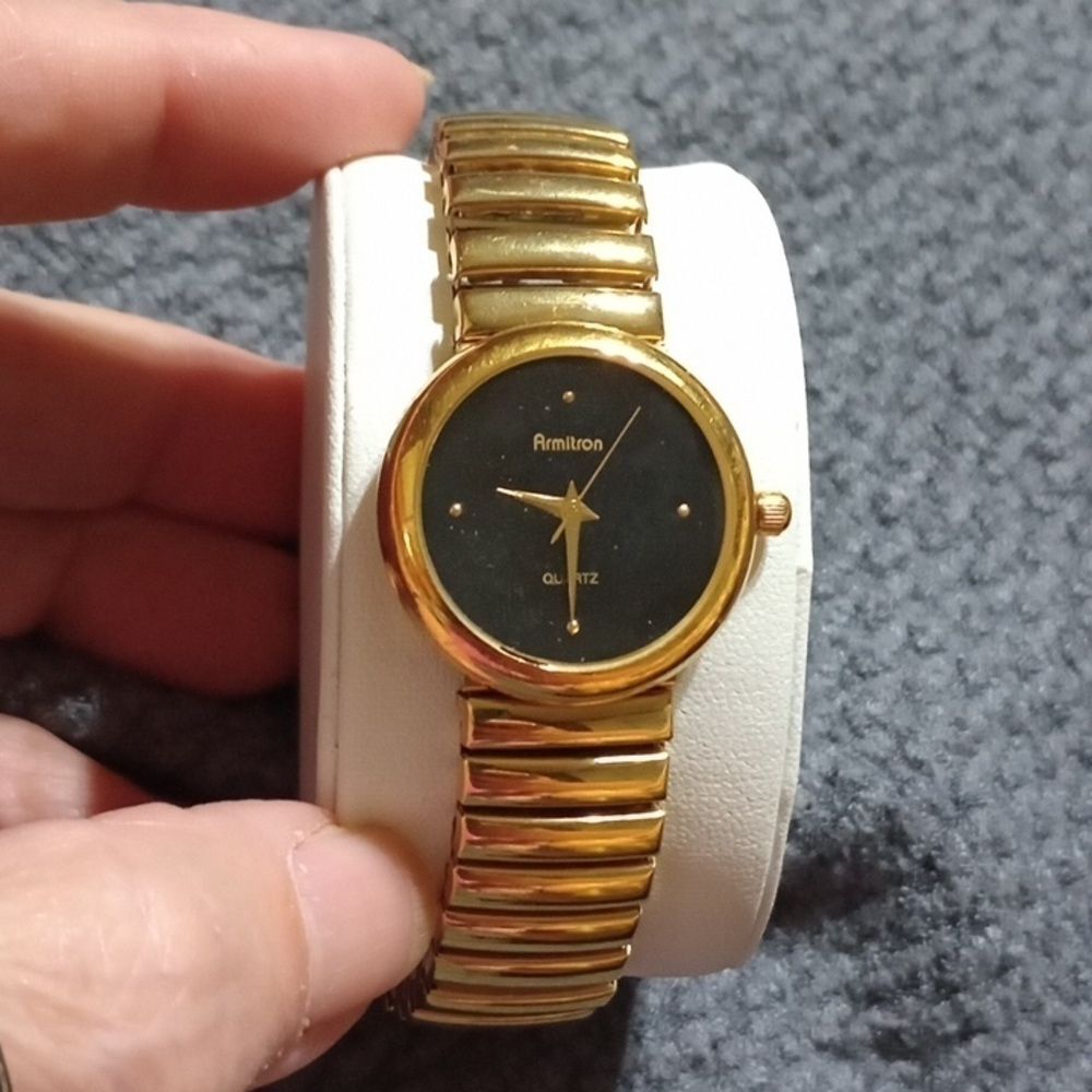 Armitron men's gold tone wrist watch (W015)
